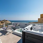 בית נופש 7br 7 En-suite Seafront House Jacuzzi