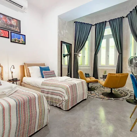 7br 7 En-suite Seafront House Jacuzzi *