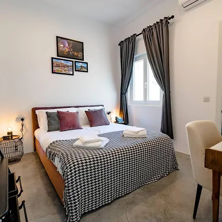 7br 7 En-suite Seafront House Jacuzzi Holiday home Saint Julian's
