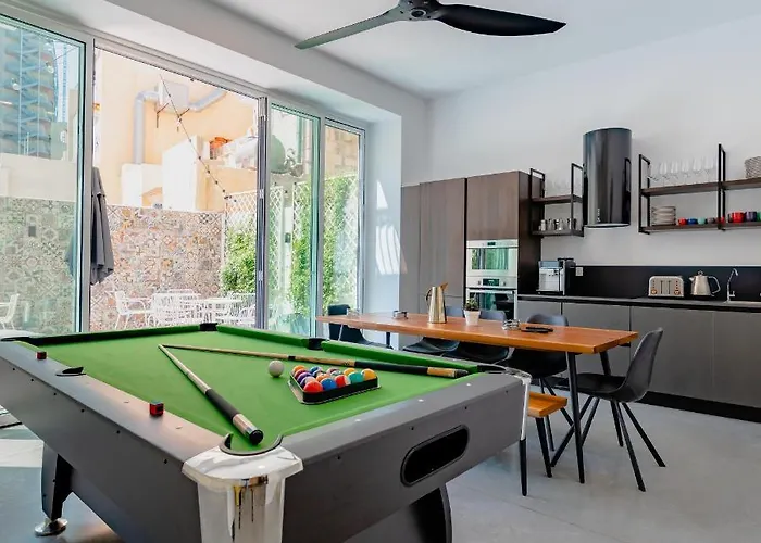 7br 7 En-suite Seafront House Jacuzzi Casa de Férias St. Julian's