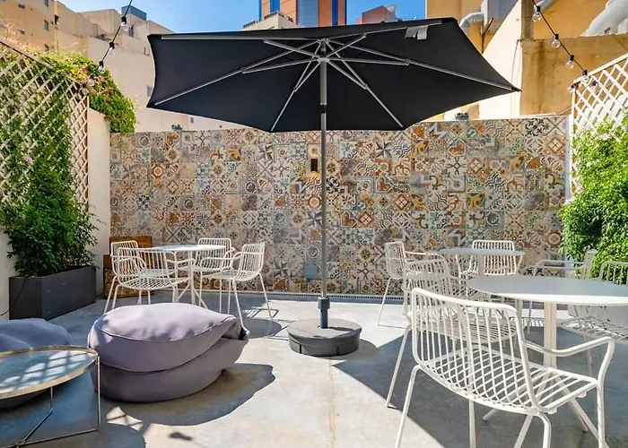 7br 7 En-suite Seafront House Jacuzzi